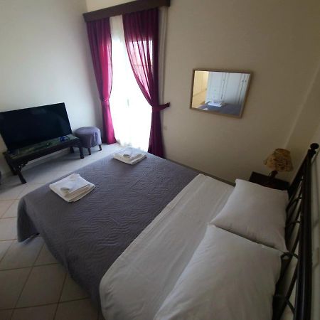 Appartamento Casa Blanca II Pírgos Dhiroú Esterno foto